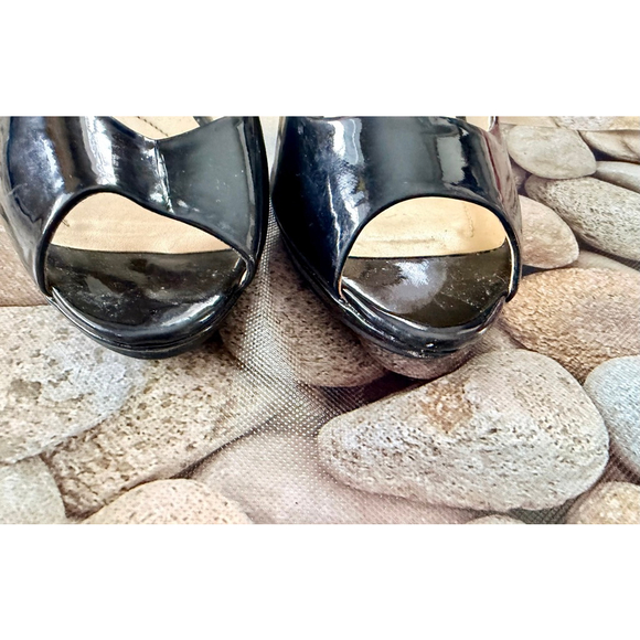 Sold - Picture 3 of 8